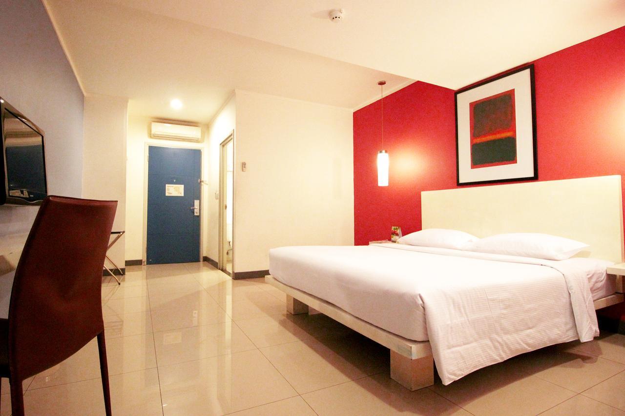The Plaza Hotel Glodok Giacarta Esterno foto