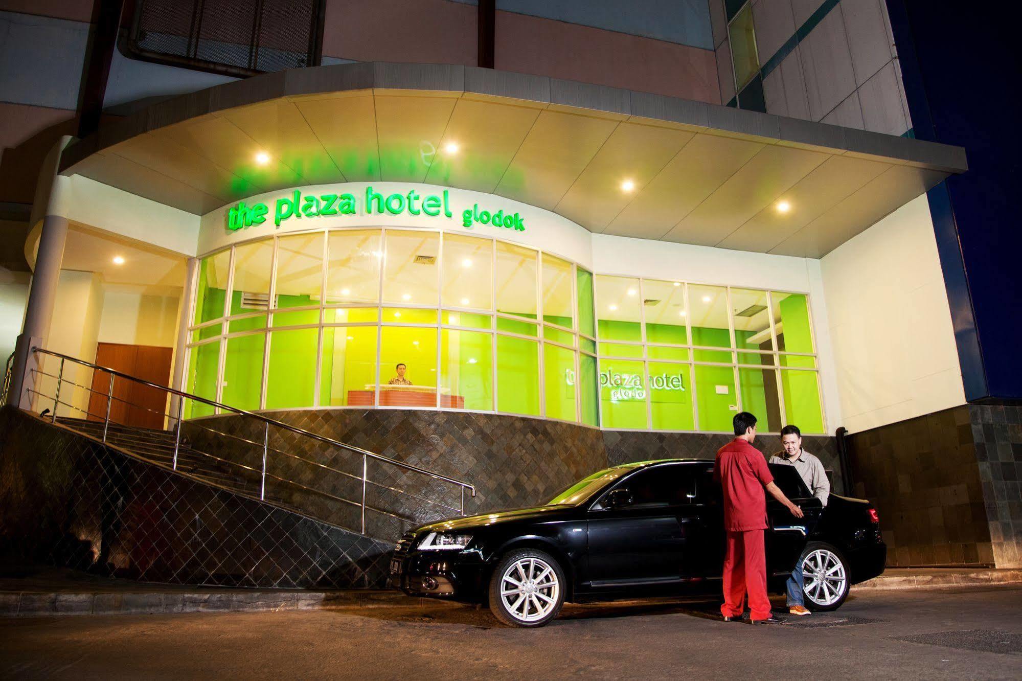 The Plaza Hotel Glodok Giacarta Esterno foto