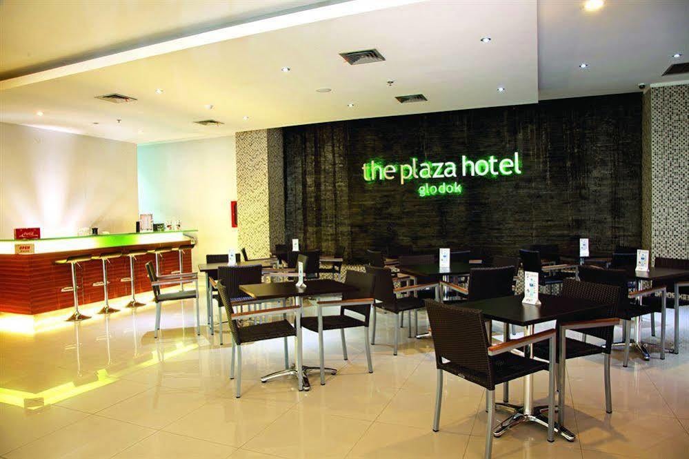 The Plaza Hotel Glodok Giacarta Esterno foto